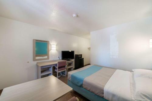 Motel 6 Del Rio