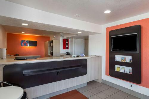 Motel 6 Del Rio
