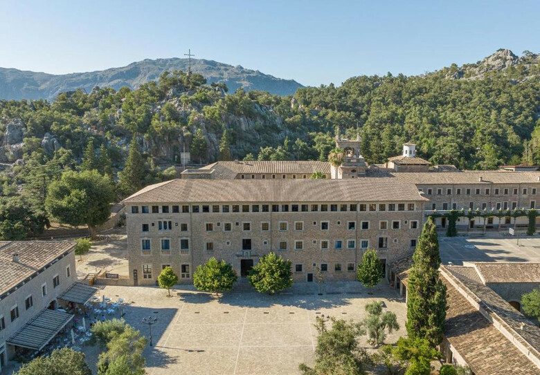 Hostal Santuari De Lluc