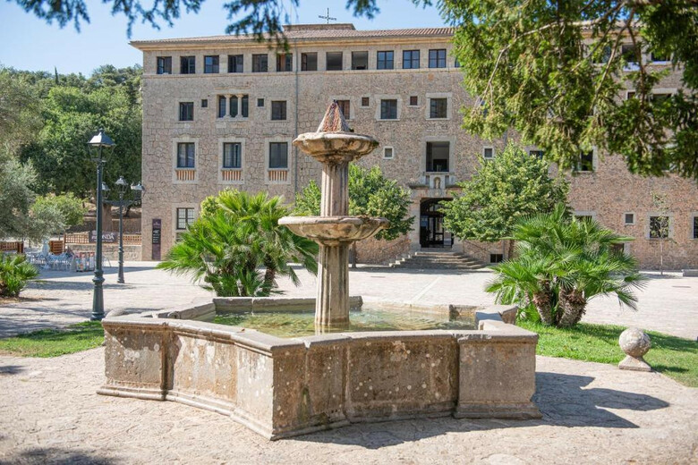 Hostal Santuari De Lluc