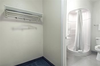 Motel 6 Needles