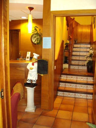 Hostal Monta�a