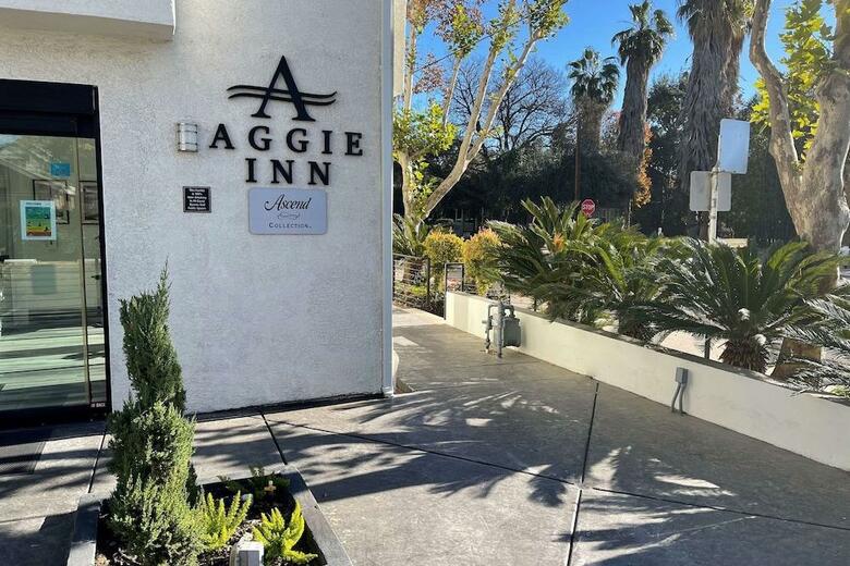 Hotel Aggie Inn