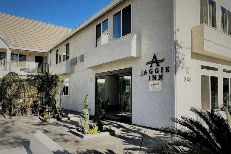 Hotel Aggie Inn