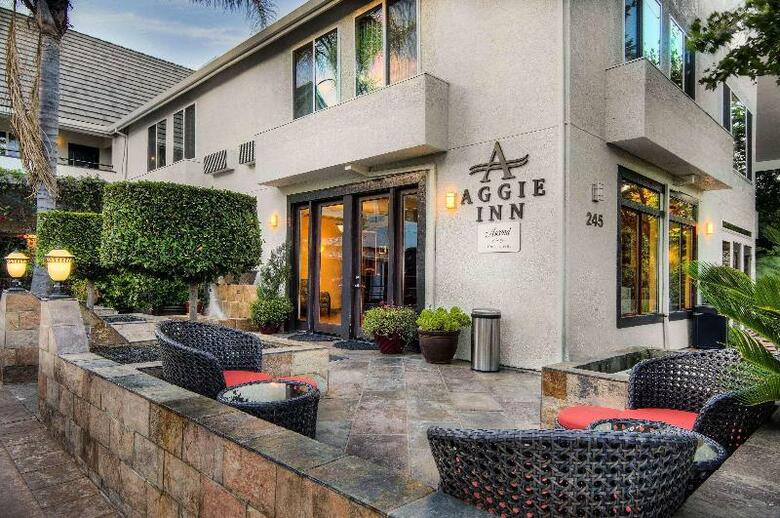 Hotel Aggie Inn