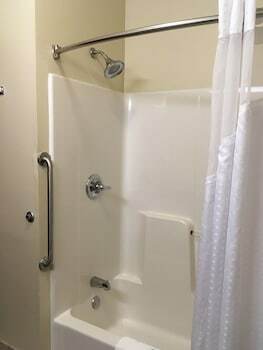 Holiday Inn Express Hotel & Suites Cadillac