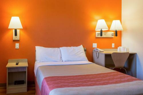 Motel 6 Mojave