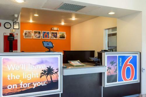 Motel 6 Mojave
