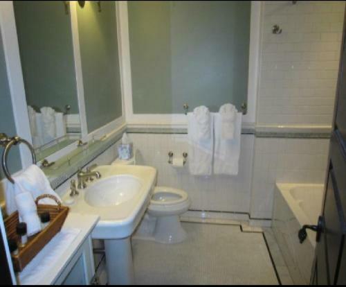 Lakeview Hotel