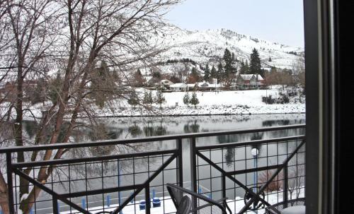 Lakeview Hotel