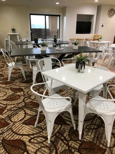 Hotel Holiday Inn Express Moreno Valley - Lake Perris