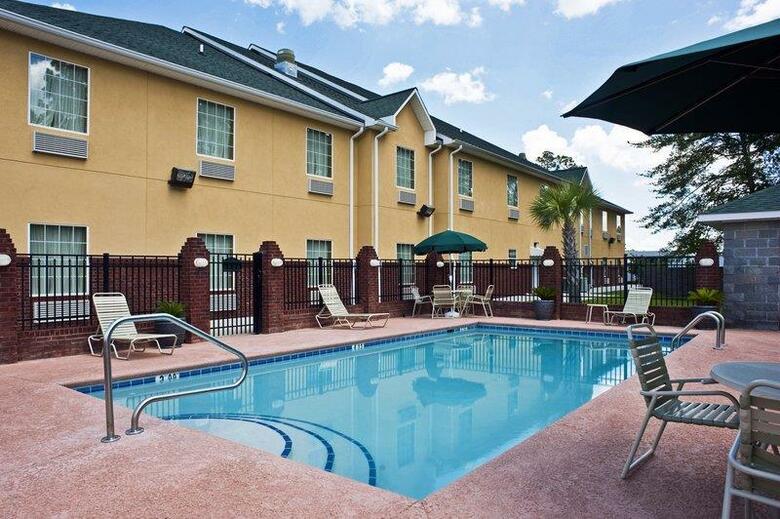 Hotel Best Western Plus Bradbury Inn And Suites