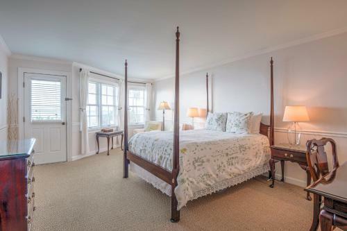 Bed & Breakfast Wades Point Inn On The Bay