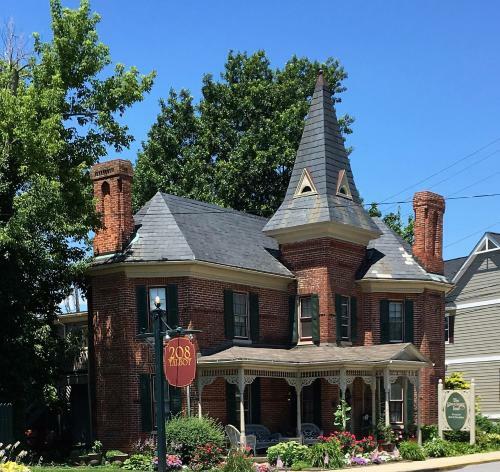 Parsonage Inn Bed And Breakfast