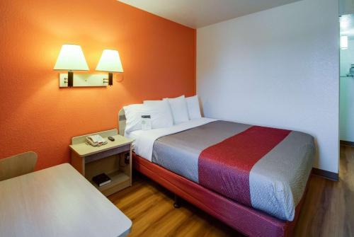 Motel 6 Kansas City Southwest - Lenexa