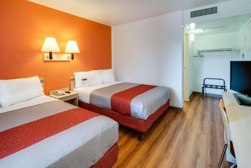Motel 6 Kansas City Southwest - Lenexa