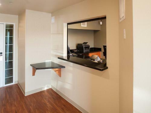 Hotel Value Place Lenexa