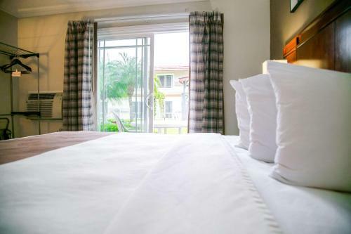 Hotel Quality Inn & Suites Thousand Oaks - Us101