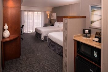 Hotel Courtyard Thousand Oaks Ventura County