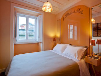 Lisbon Colours Bairro Alto Apartments