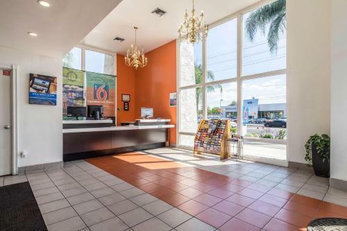 Motel 6 Redlands