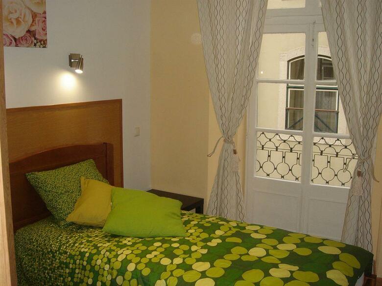 Hostal Downtown Guest House