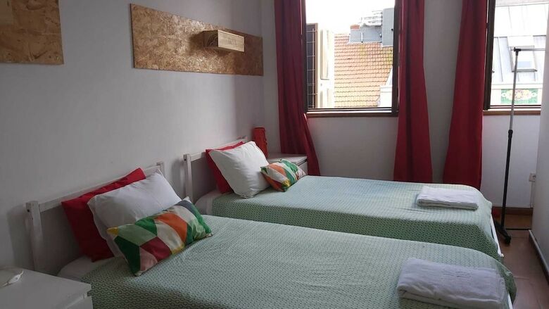 Porto Downtown Hostel
