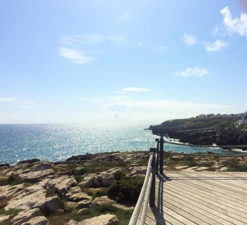 Hostal Peniche Sleep House Residence
