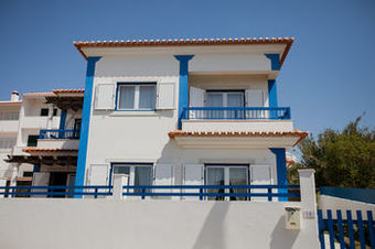 Ericeira Chill Hill Hostel & Private Rooms