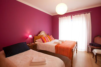 Ericeira Chill Hill Hostel & Private Rooms