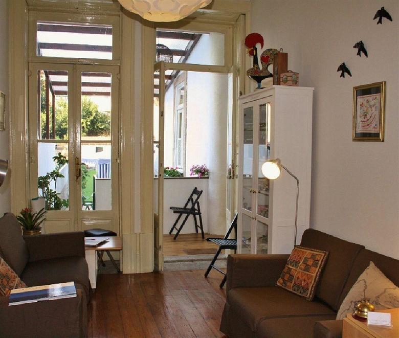 Hostal Guest House Alvares Cabral