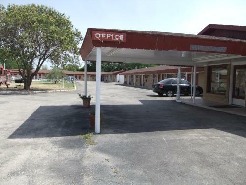 The Hills Motel