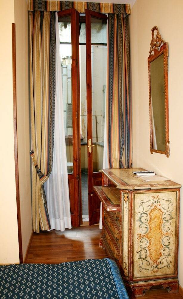 Hotel Enza