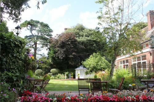 Hostal Yenton Hotel