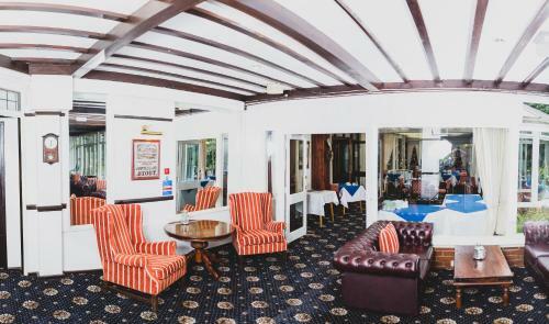 Hostal Yenton Hotel