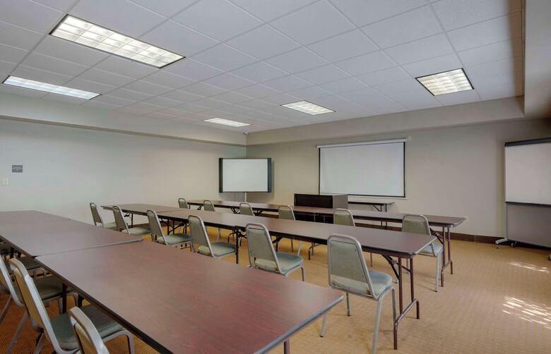 Hotel Sleep Inn & Suites At Fort Lee