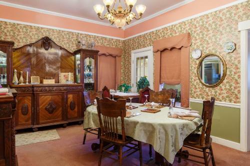 Roseberry House Bed & Breakfast