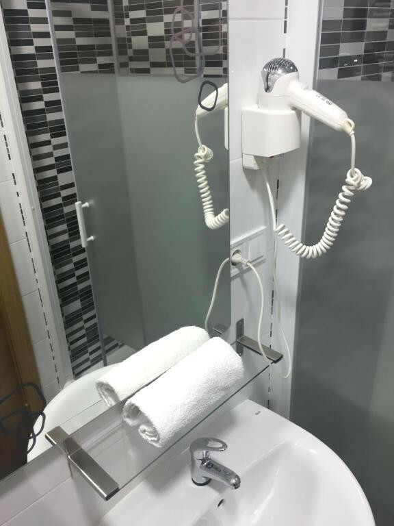 Hostal Jqc Rooms
