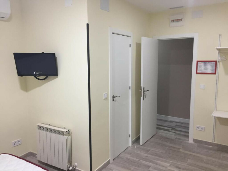 Hostal Jqc Rooms