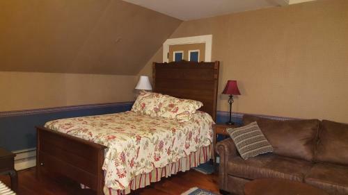 Austin's Holidae House Bed & Breakfast