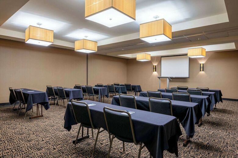 Hotel Cambria Suites Noblesville - Indianapolis