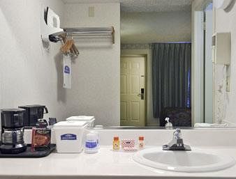 Hotel Howard Johnson Express Inn - Rocky Hill
