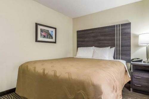 Hotel Americas Best Value Inn & Suites North Lima