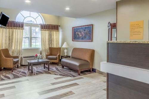 Hotel Americas Best Value Inn & Suites North Lima