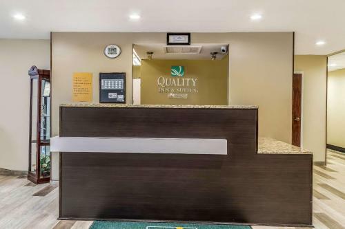 Hotel Americas Best Value Inn & Suites North Lima