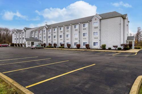 Hotel Americas Best Value Inn & Suites North Lima