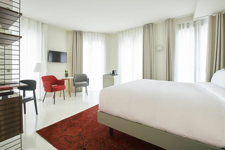 9hotel Sablon