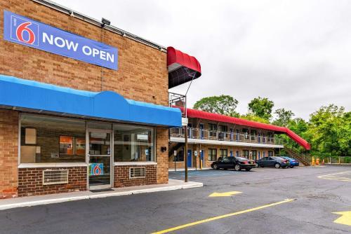 Elmsford Motel