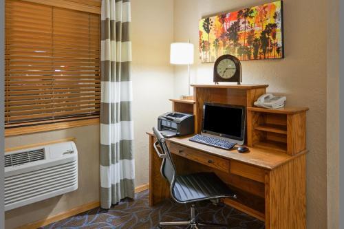 Hotel Americinn By Wyndham Clear Lake