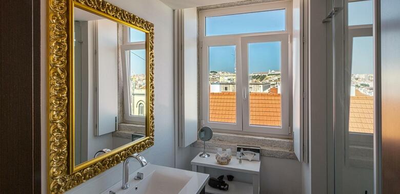 Lisboa Carmo Hotel